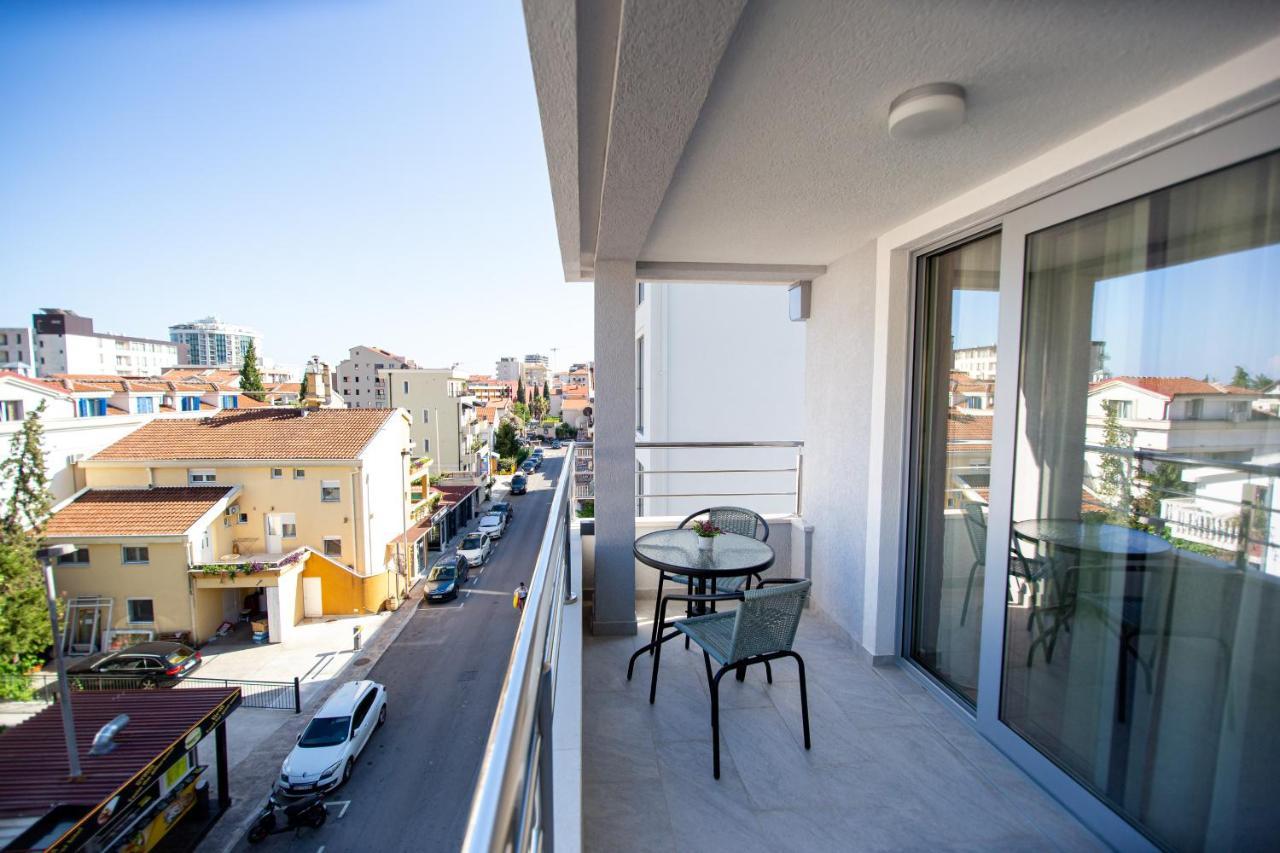 Apartments Sirena - Modern Stay With Free Parking Будва Екстериор снимка