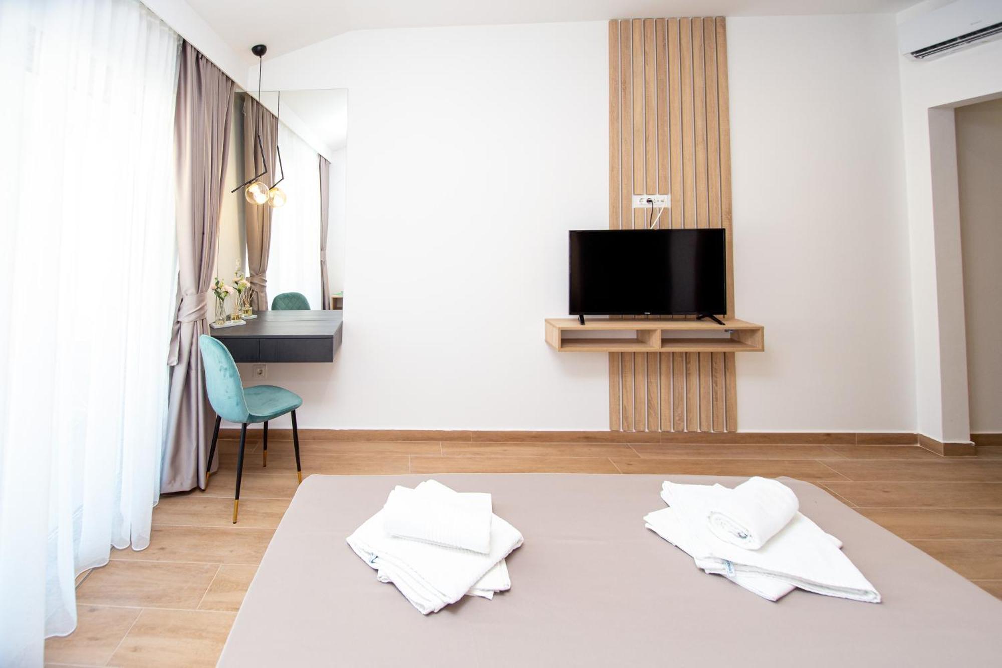 Apartments Sirena - Modern Stay With Free Parking Будва Екстериор снимка