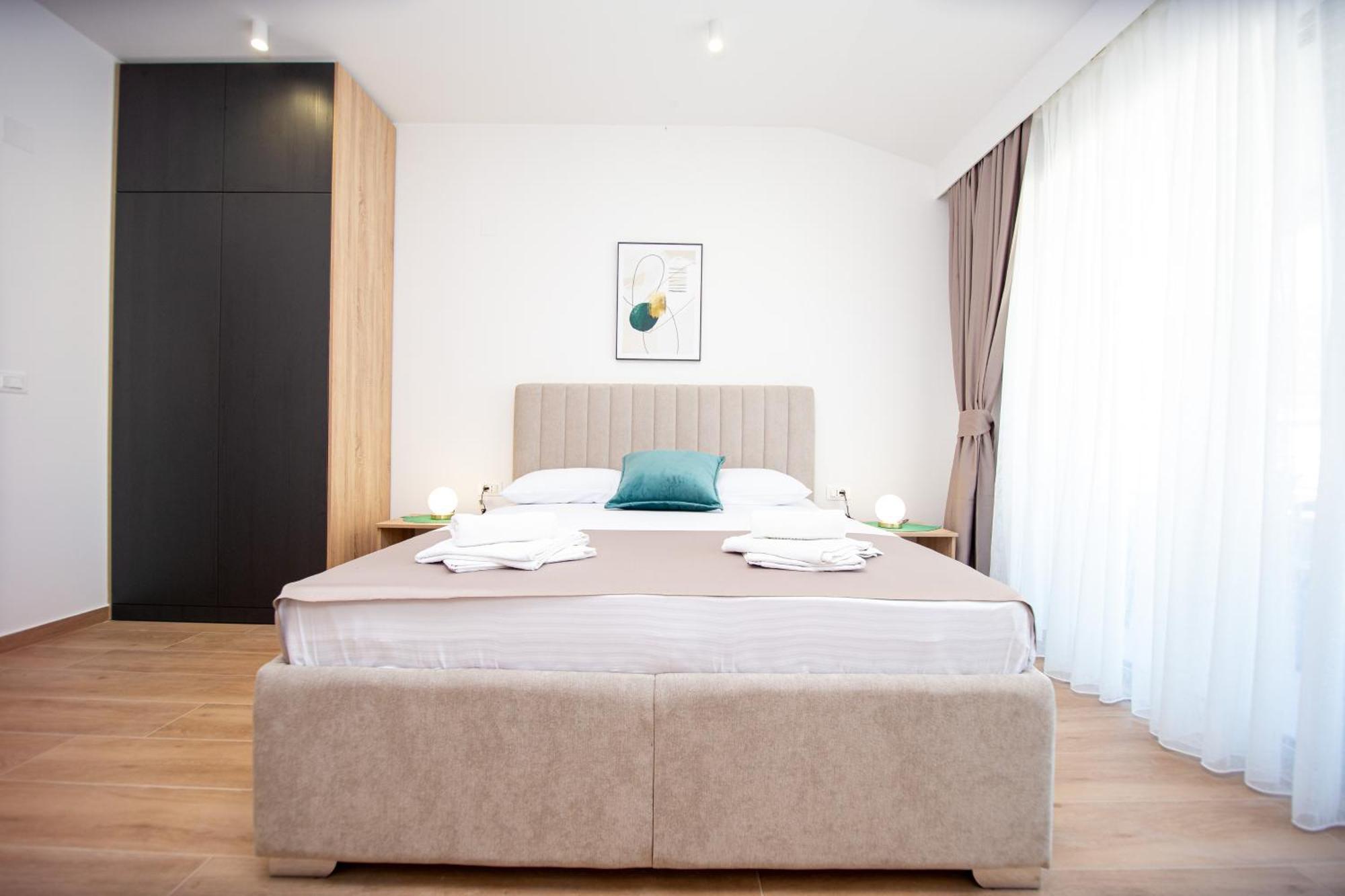 Apartments Sirena - Modern Stay With Free Parking Будва Екстериор снимка