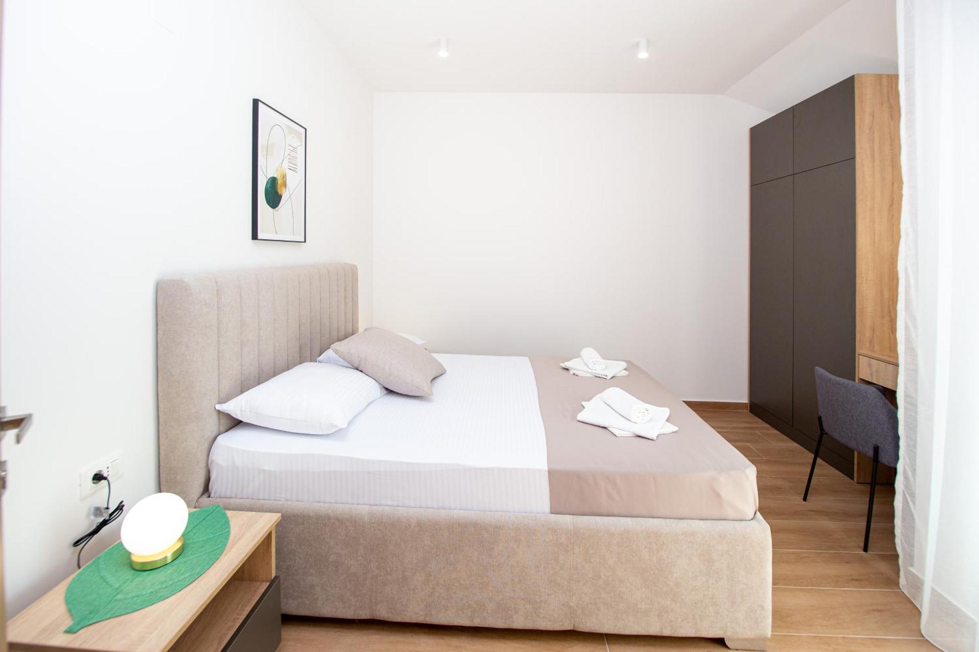 Apartments Sirena - Modern Stay With Free Parking Будва Екстериор снимка