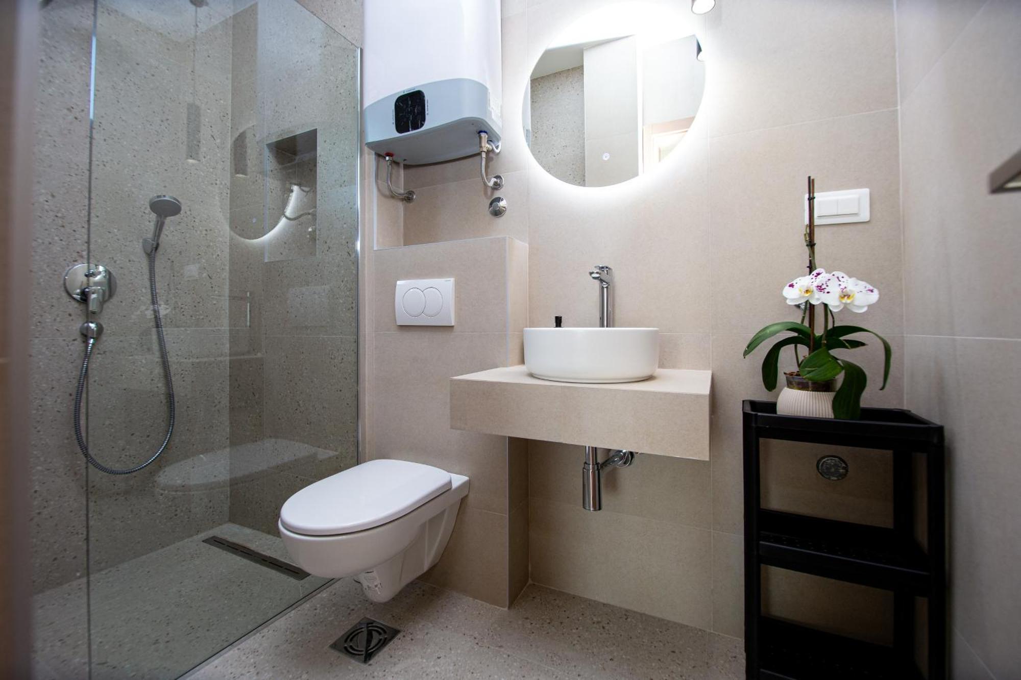 Apartments Sirena - Modern Stay With Free Parking Будва Екстериор снимка